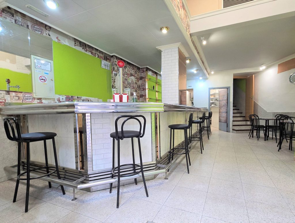 00627 - BAR / CAFETERÍA  EN VENTA EN ZONA CENTRO DE REUS