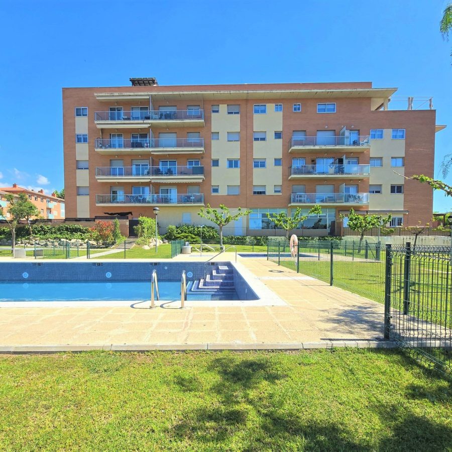 00631 - Magnífico Piso con Jardín y Piscinas ¡¡Parking incluido!!. Mas Anglès de Reus (Barri Immaculada)