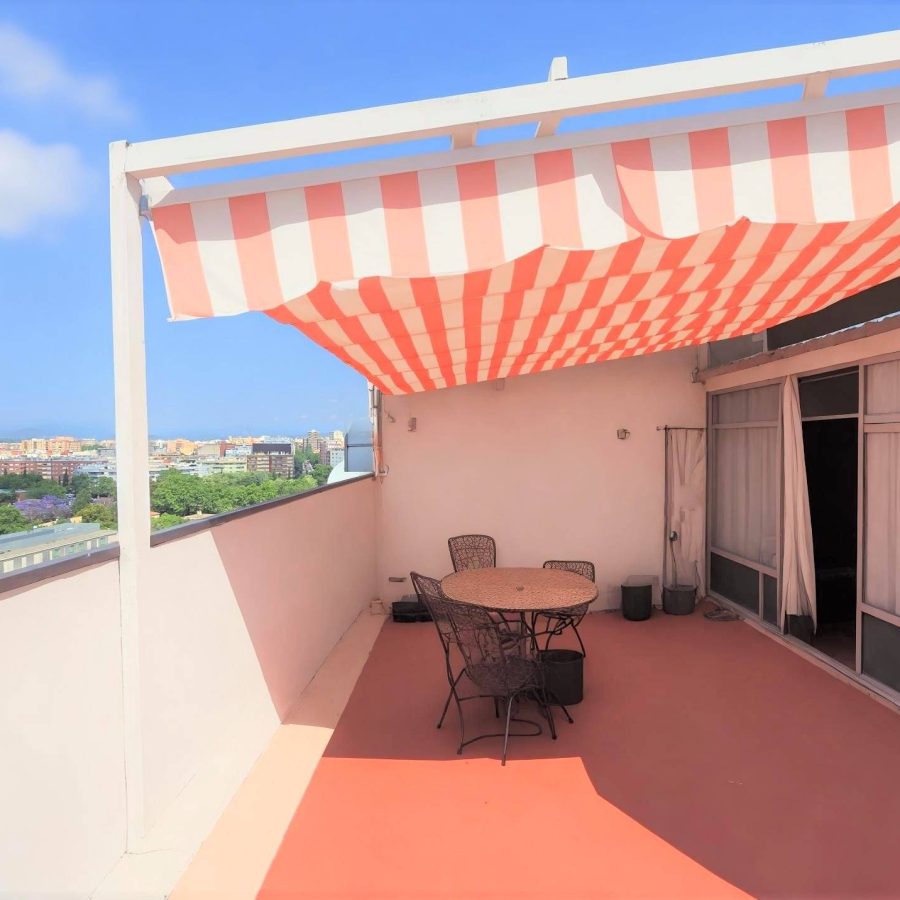 00644 - ÁTICO DE 3 HABITACIONES CON ESPECTACULAR TERRAZA EN REUS