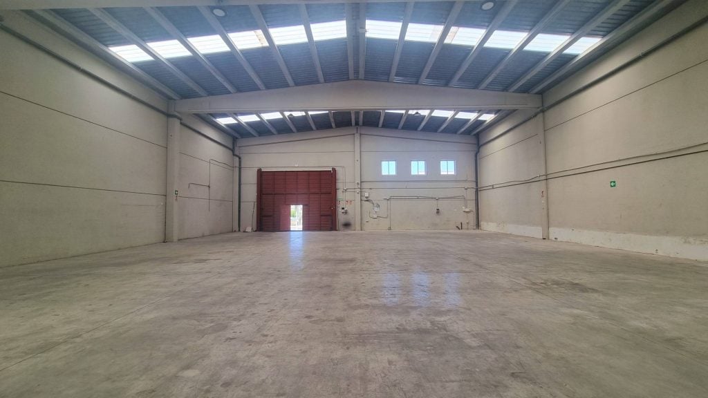 00655 - GRAN NAVE INDUSTRIAL EN ALQUILER