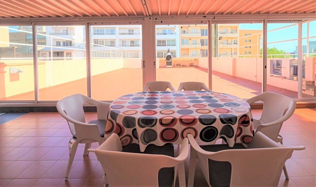 00650 - LA TERRAZA DE TUS SUEÑOS en un preciosa vivienda de 4 habitaciones.