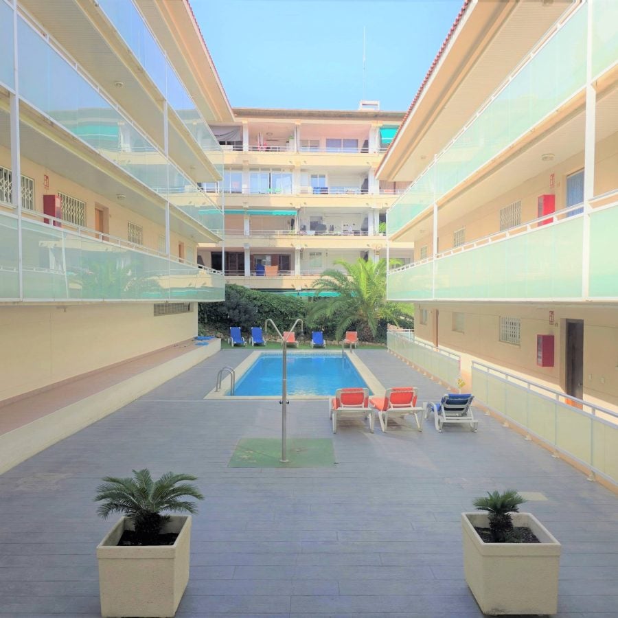 00657 - Vivienda amueblada, con Terraza, Electrodomésticos, Piscina, PK y Trastero en CAP SALOU