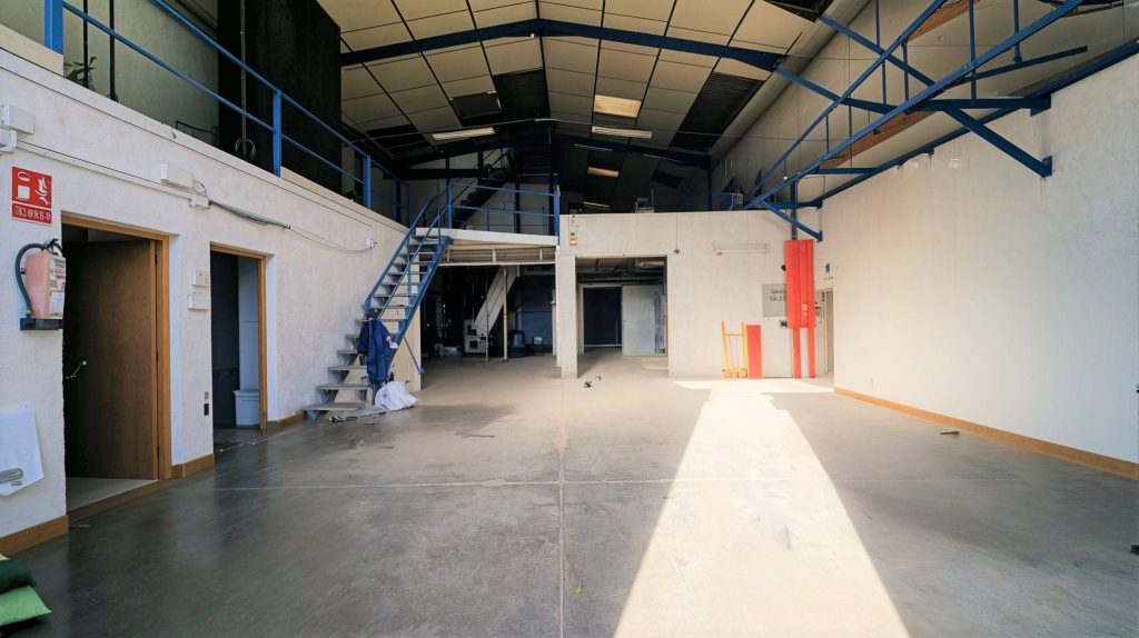 00687 - Nave Industrial en Venta