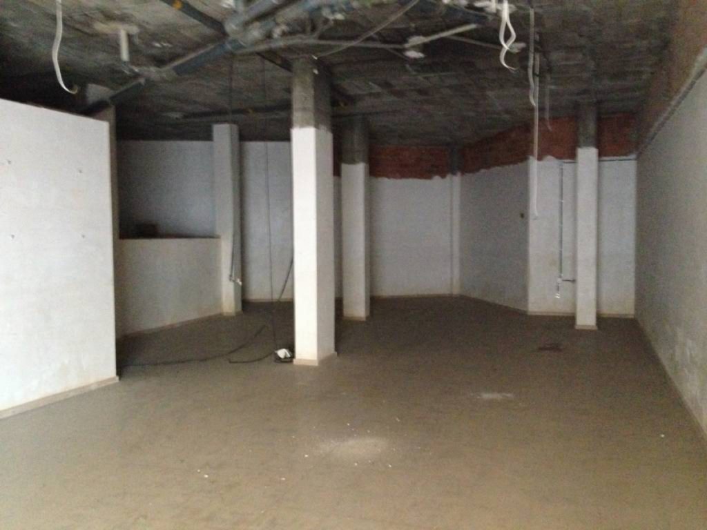 3030 - Local comercial en Reus, Plaza - Almoster