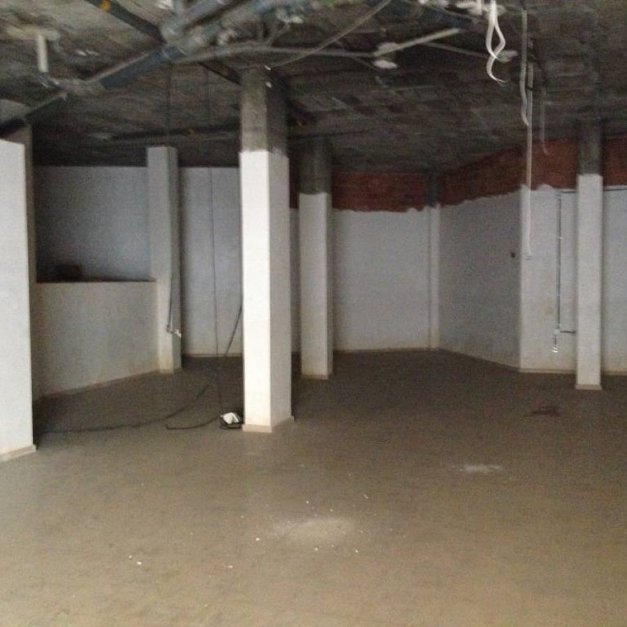 3030 - Local comercial en Reus, Plaza - Almoster