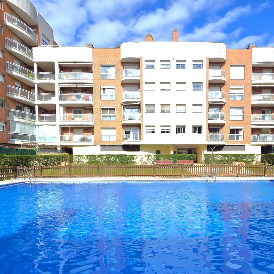 00717 - PISO EXCLUSIVO DE 4 HABITACIONES + PK +PISCINA en Zona Mestral de Reus / LA MINETA (Carretera de Reus a Castellvell)