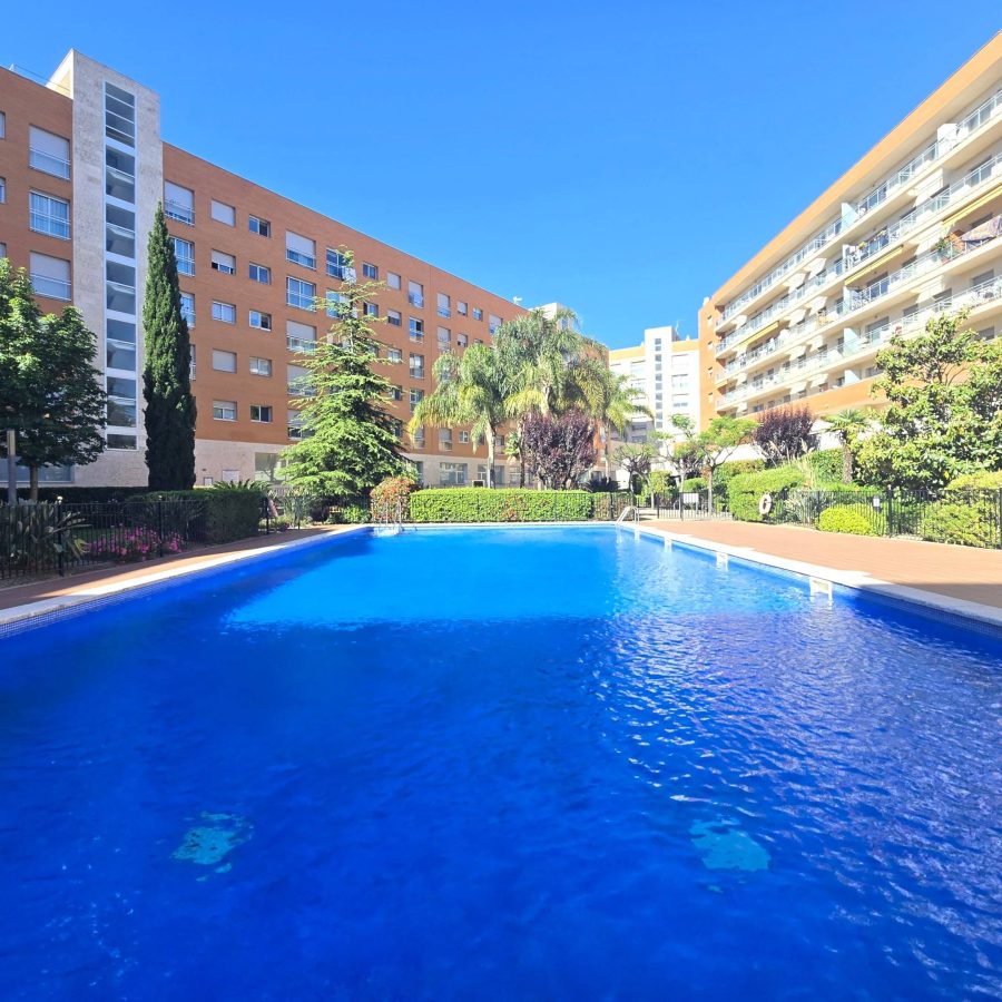 00730 - Un Oasis en medio de Reus con PARKING INCLUIDO.