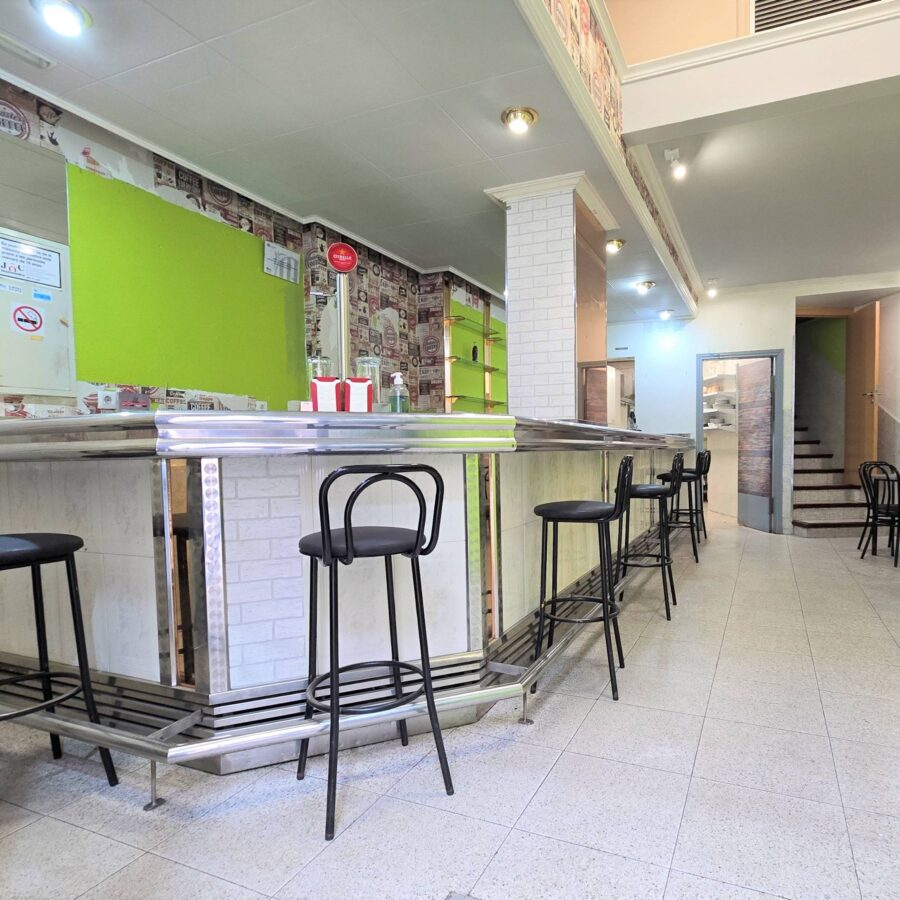 00627 - BAR / CAFETERÍA  EN VENTA EN ZONA CENTRO DE REUS